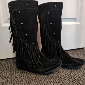 Minnetonka black fringe moccasin boots